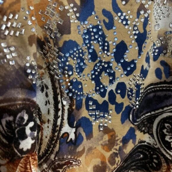 Thomas and Olivia top captures attention & creates a lasting impression. Size 2X - Picture 12 of 13